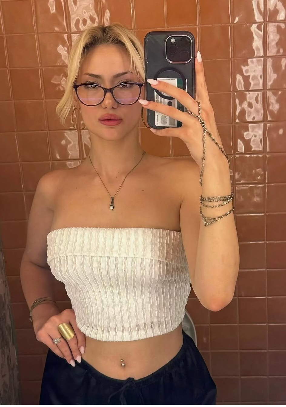 Bin Evler Eve Gelen Bayan Escort Burcu