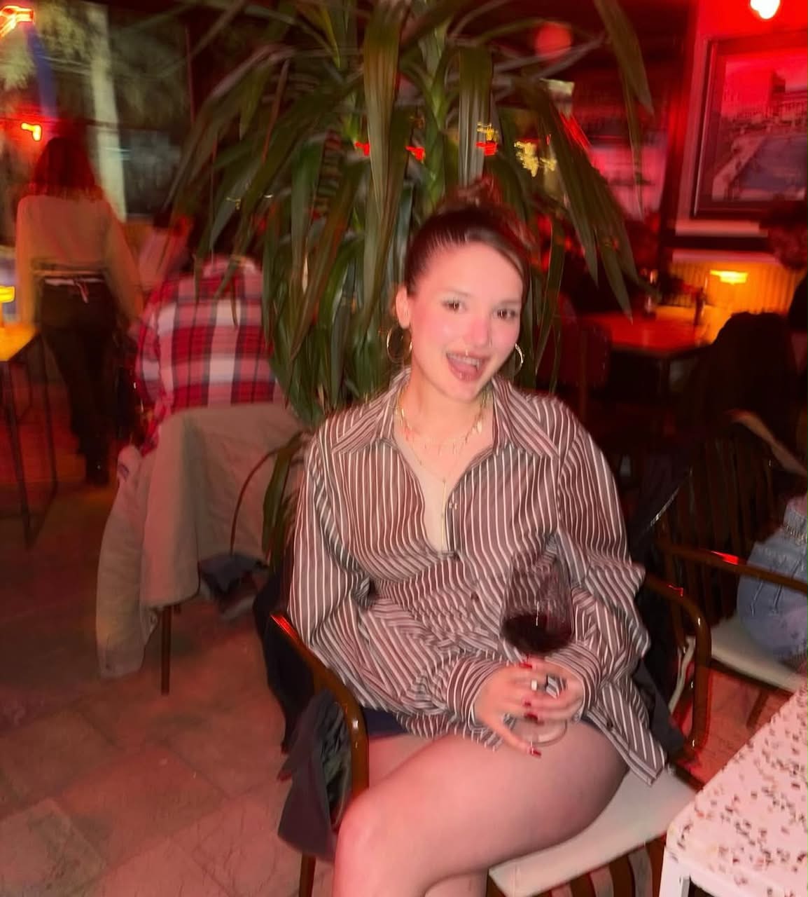 Dönüklü Seçici Escort Bayan Müjde